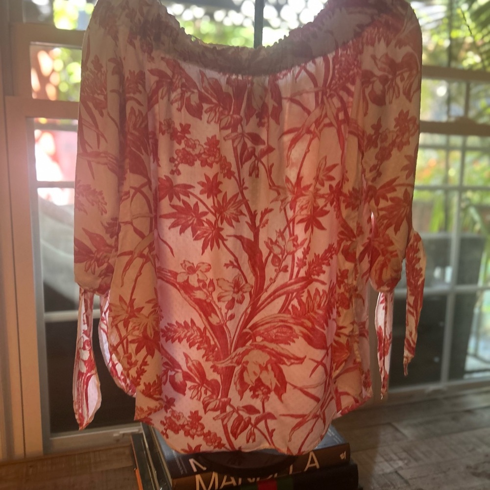 H&M Floral Off-Shoulder Women's Top - Coral and White